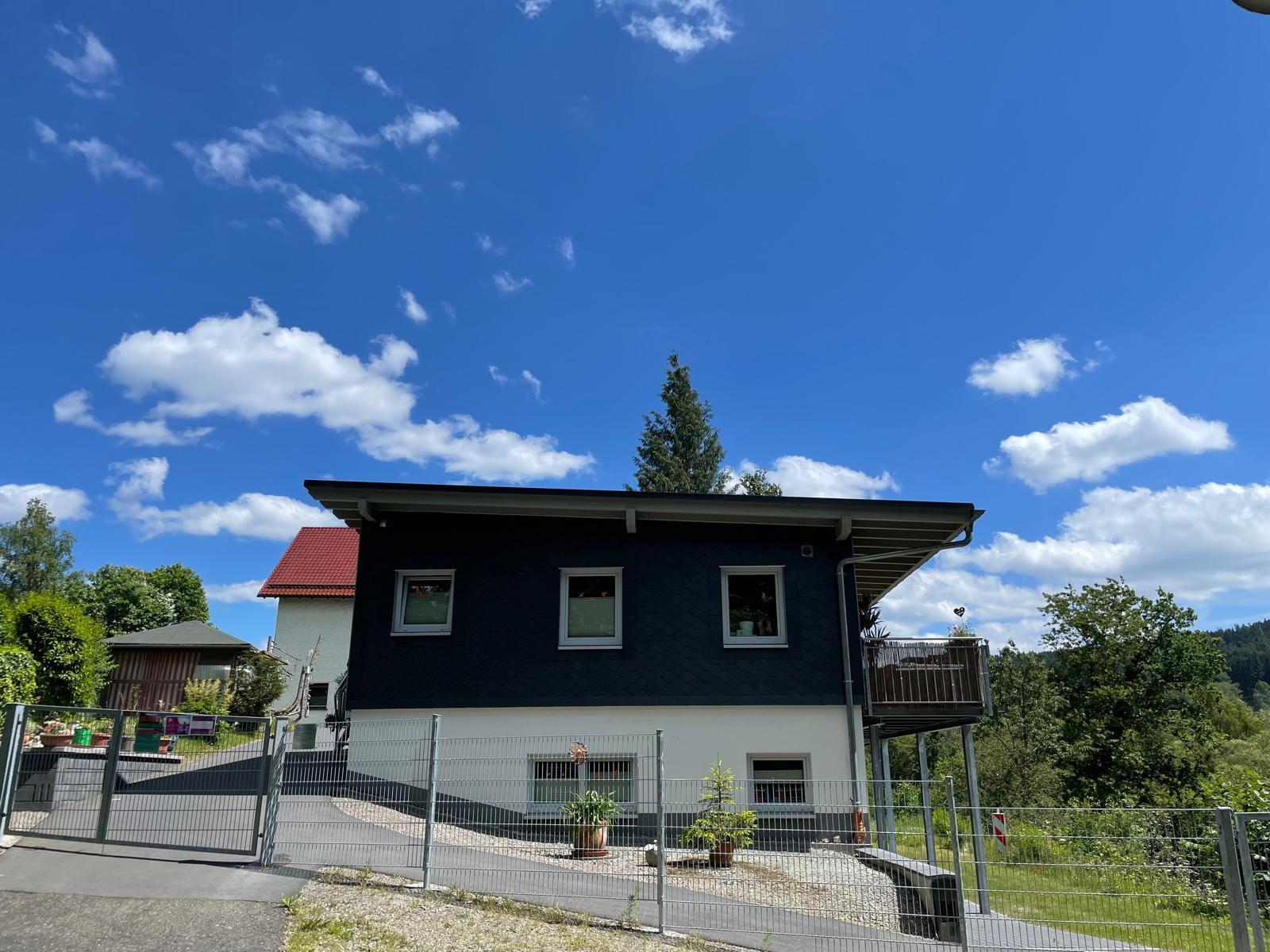 Praxis Denise Blodau in Dietzhausen – Blick von der Straße
